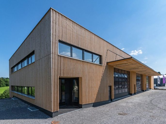 JP Mennel Gewerbepark Aussenansicht des Buerotraktes